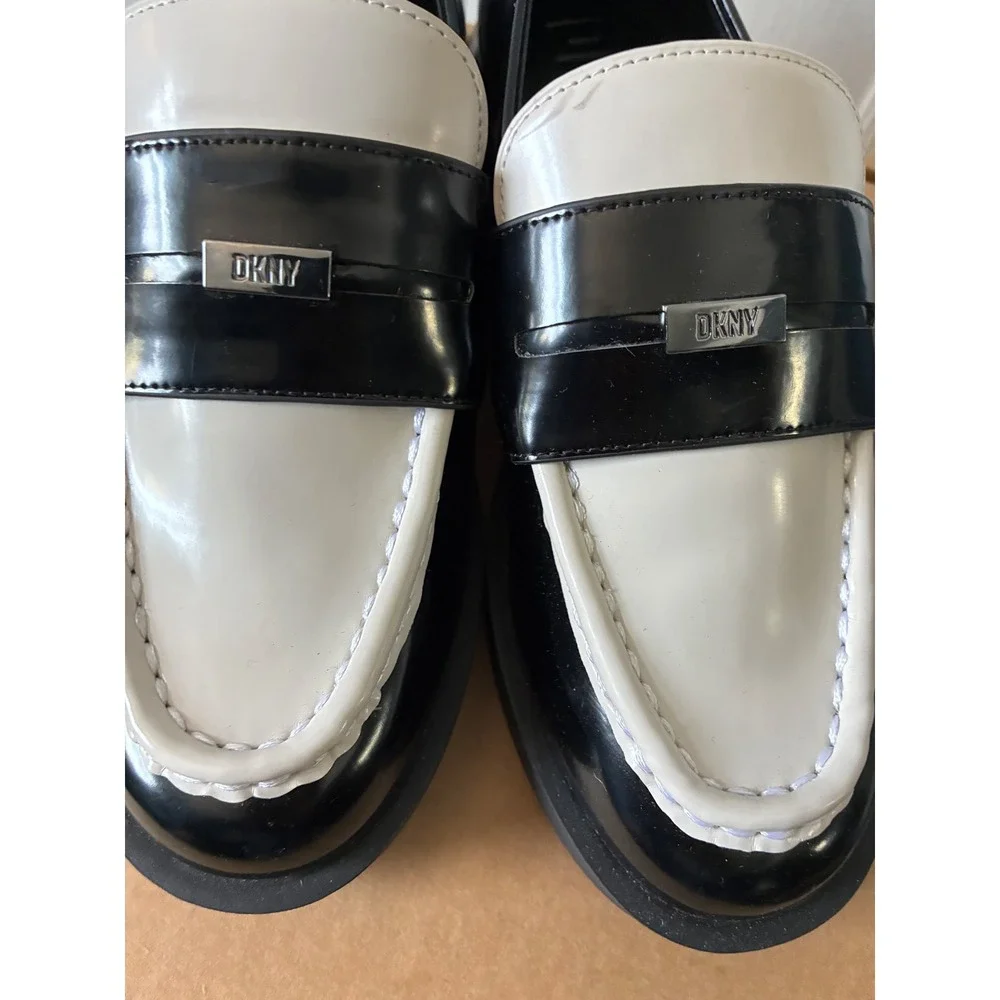 DKNY Womens Bicolor Penny Loafers Black Cream Logo K2377240 Size 5M